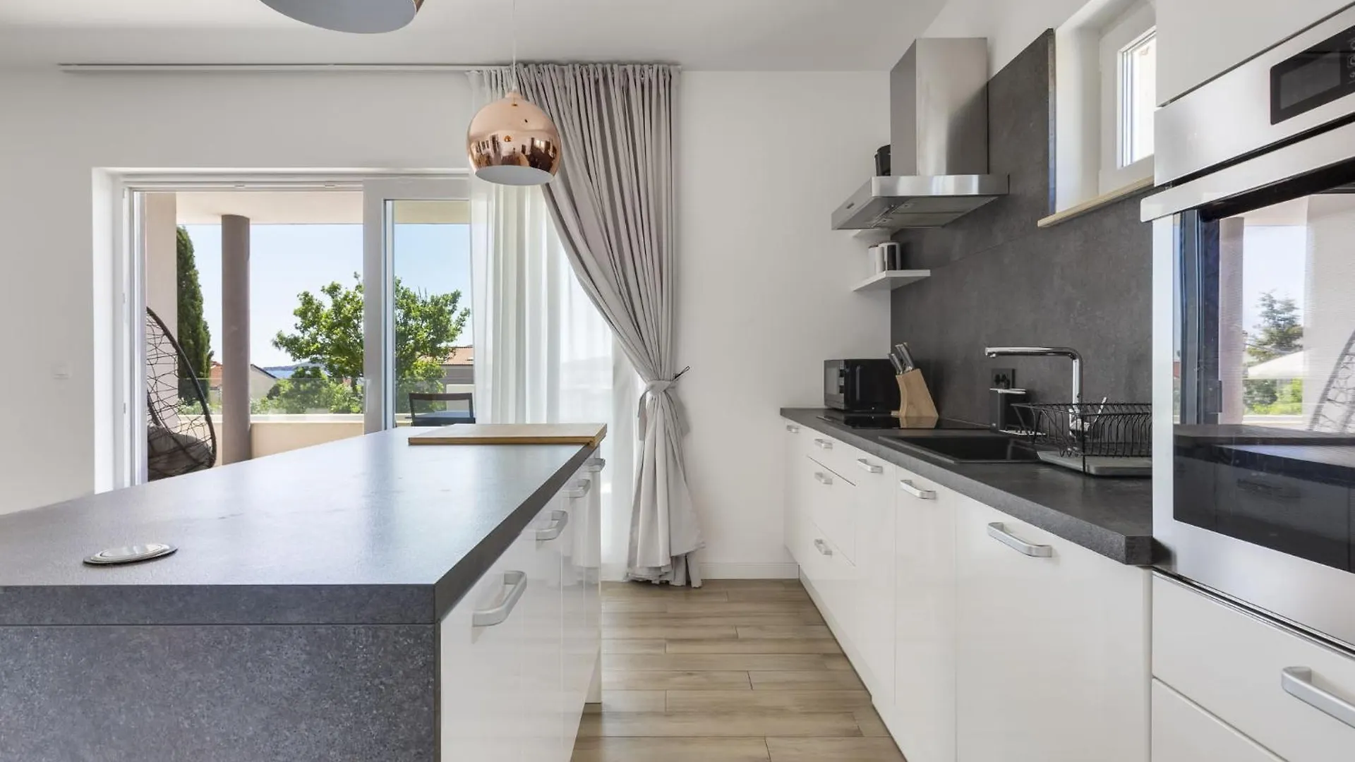Holiday Home Luxury Sea View By Interhome بيوغْغاد نا موغو